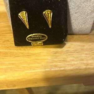 Clip back earring, genuine, diamond dust.​​